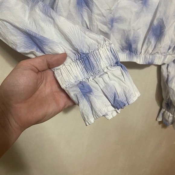 Levi's® LIKE NEW Daphne Scrunchie Blouse Starburst Cool Dusk size L - Picture 5 of 7